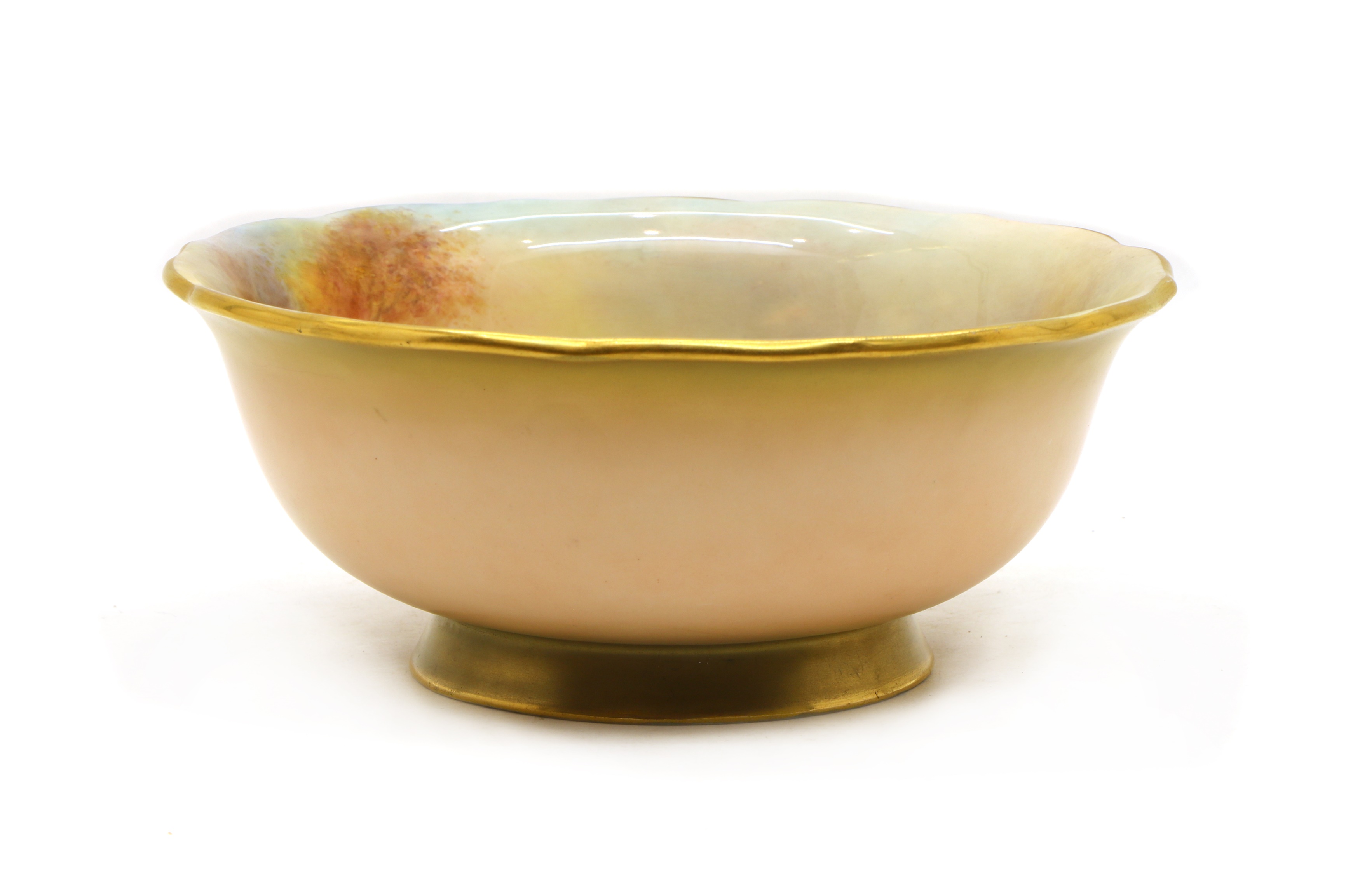 Lot 92 A footed porcelain bowl,