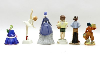 Lot 104 - A collection of Royal Worcester porcelain figures