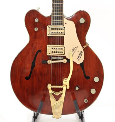 Lot 407 - A 1966 Gretsch Chet Atkins Country Gentleman electric guitar