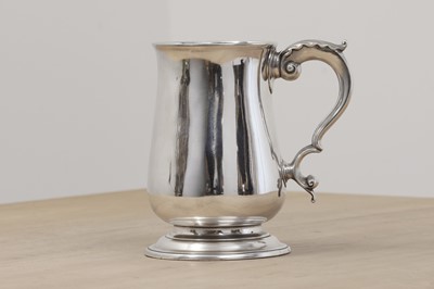 Lot 581 - A George III silver tankard