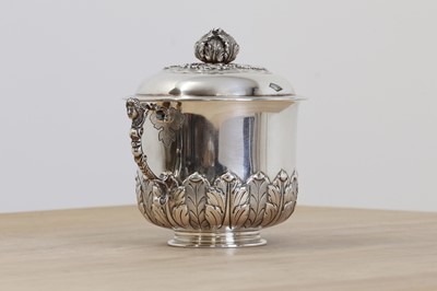 Lot 580 - A George V silver caudle cup