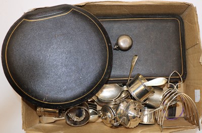 Lot 45 - A collection of silver items
