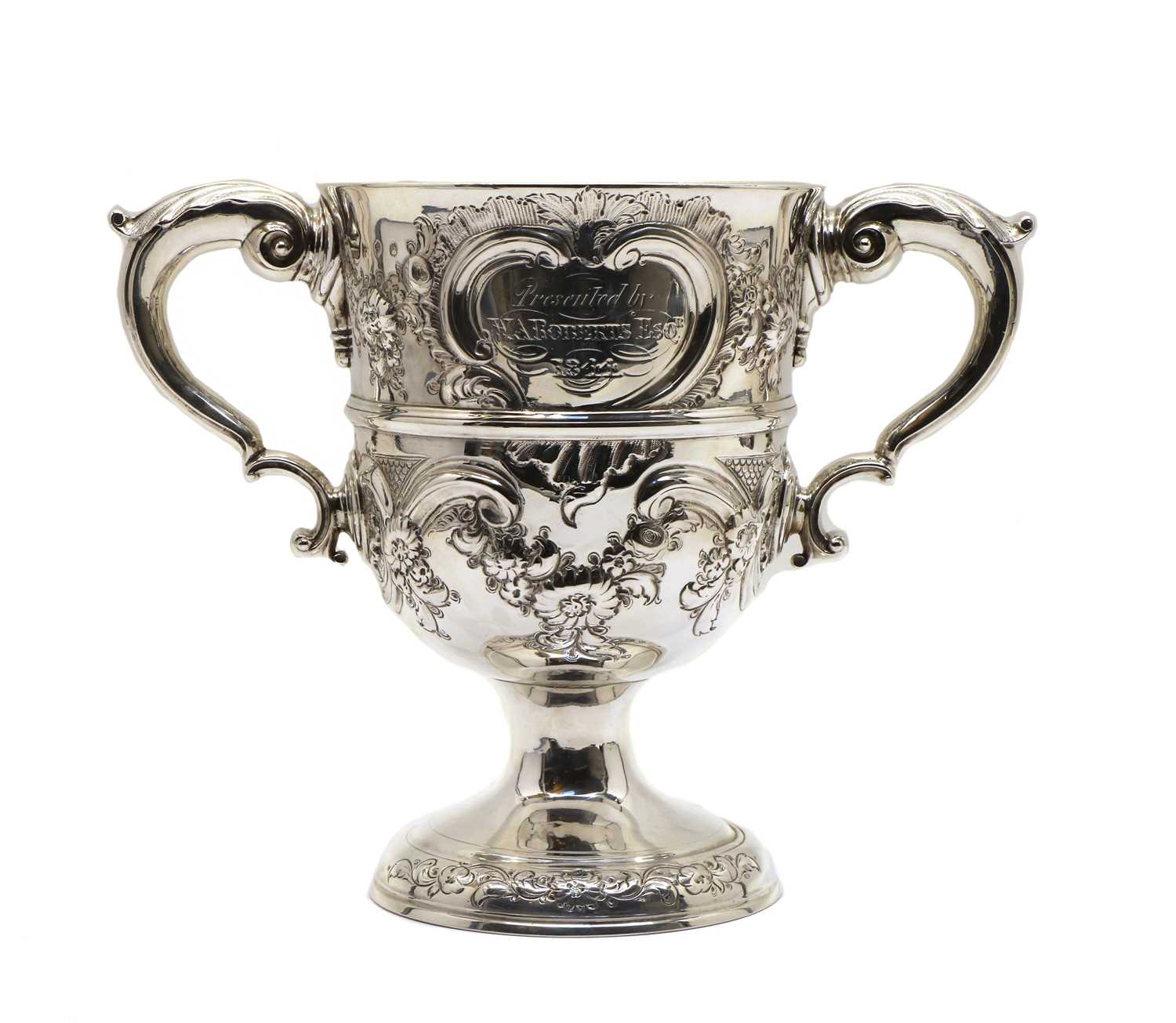 Lot 11 - A George III Irish silver twin handled cup