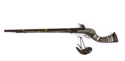 Lot 259 - Afghan Middle Eastern flintlock rifle