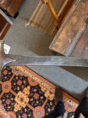 Lot 730 - A Persian shamshir sword