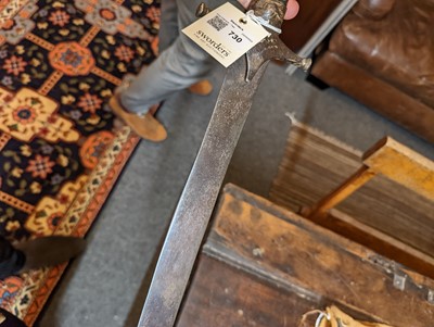Lot 730 - A Persian shamshir sword