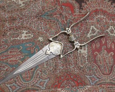 Lot 729 - A steel katar