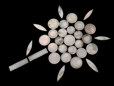 Lot 121 - A large quantity of Chinese mother of pearl gaming counters/tokens