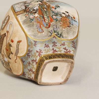 Lot 182 - A Japanese Satsuma ware vase