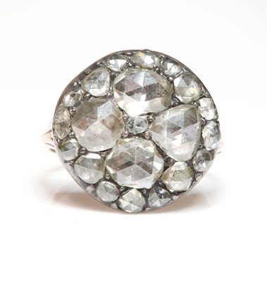 Lot 19 - A Georgian diamond cluster ring