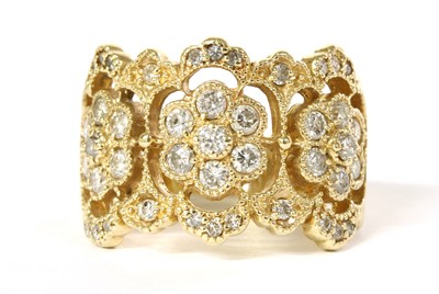 Lot 169 - A gold diamond ring