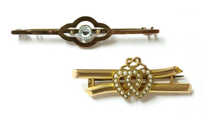 Lot 43 - A gold split pearl brooch