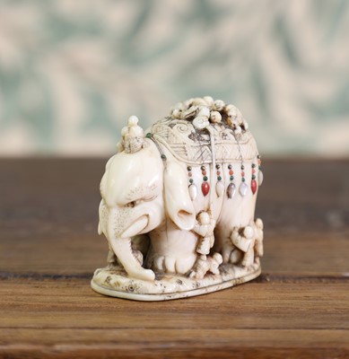 Lot 418 - An ivory netsuke