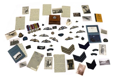Lot 61 - A collection of WWII items