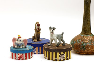 Lot 53 - A collection of ceramics