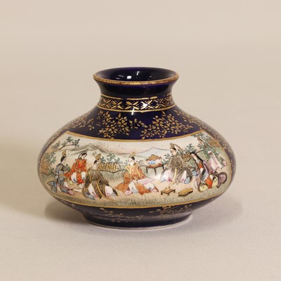 Lot 183 - A Japanese Satsuma ware vase