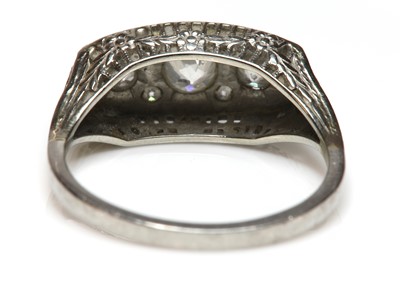 Lot 58 - An American Art Deco diamond ring