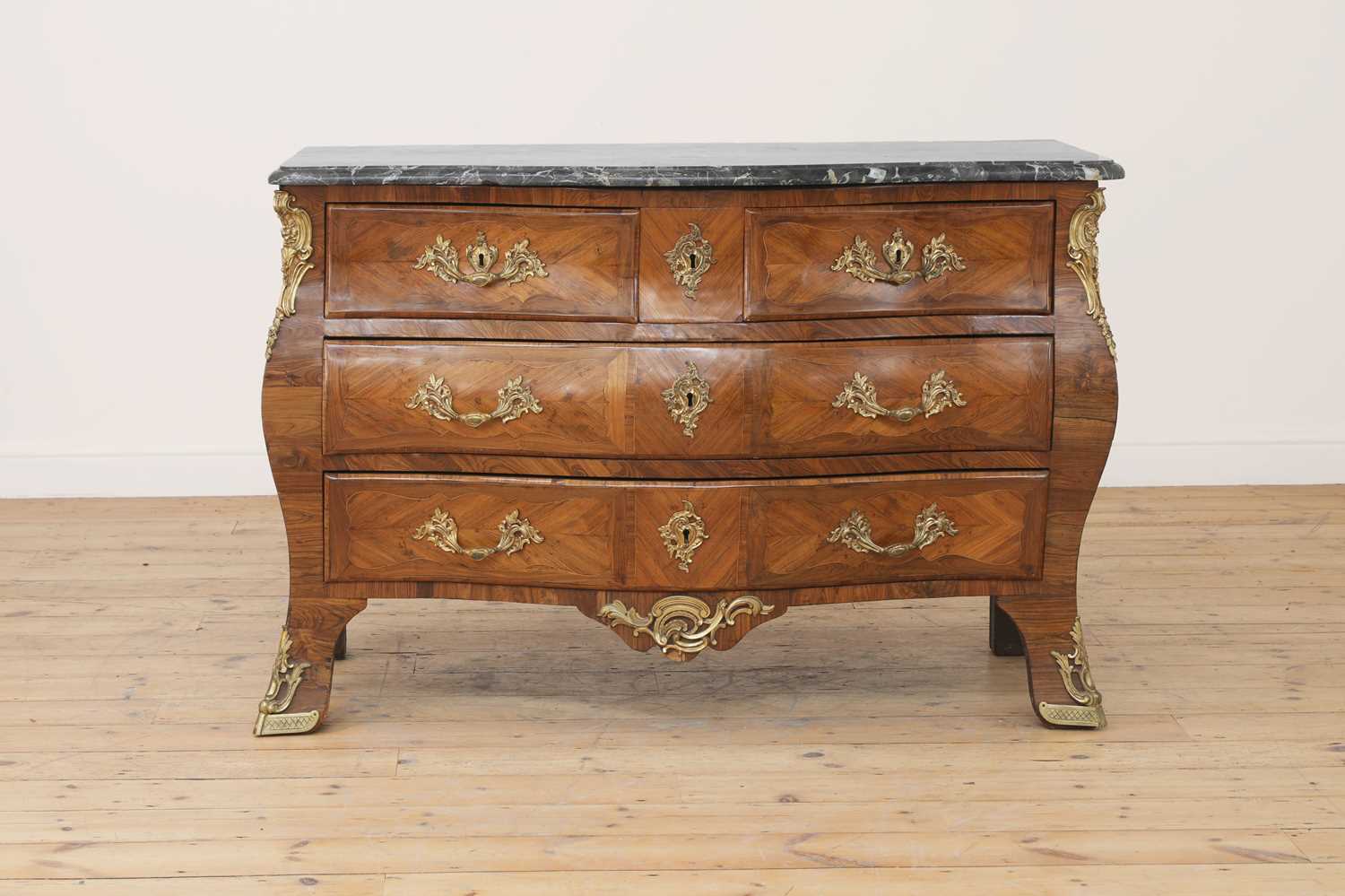 Lot 647 - A Louis XV kingwood commode