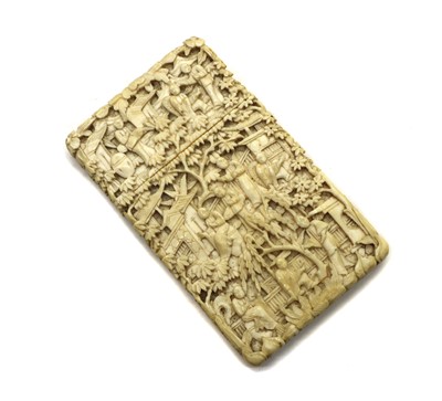 Lot 123 - A Chinese carved ivory card case