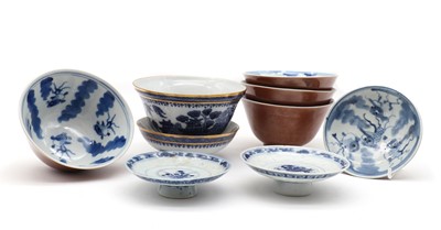 Lot 154 - A collection of Chinese blue and white cups and covers
