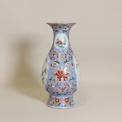 Lot 66 - A Chinese famille rose vase
