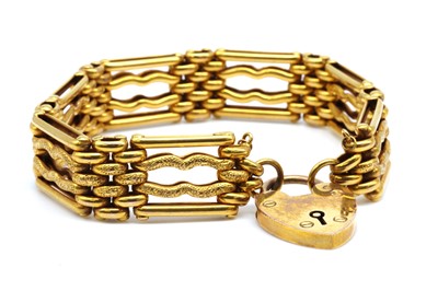 Lot 265 - A gold gate bracelet
