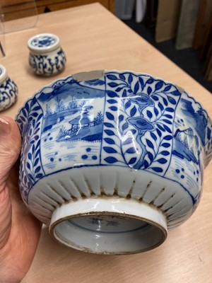 Lot 152 - A collection of Chinese porcelain