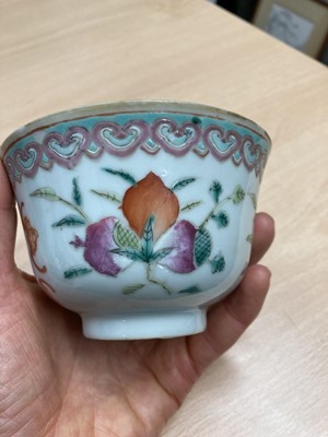 Lot 156 - A collection of Chinese famille rose