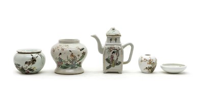 Lot 112 - A collection of Chinese qianjiang enamelled porcelain
