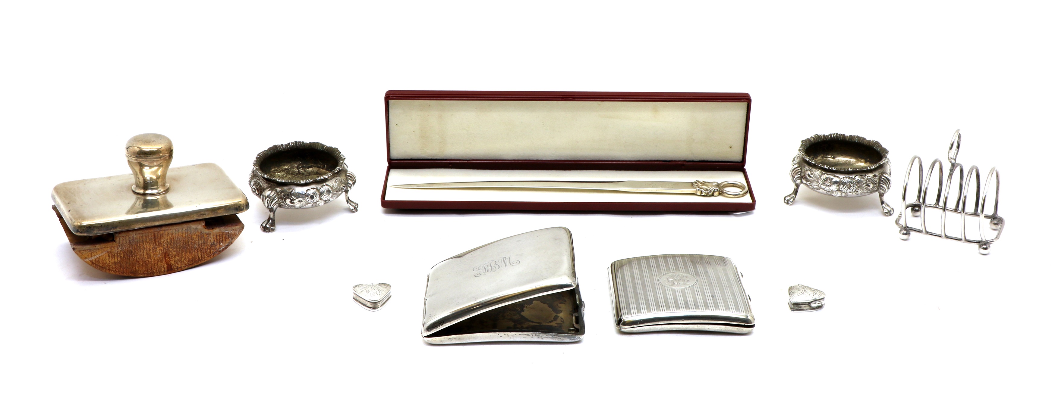 Lot 31 A collection of silver items