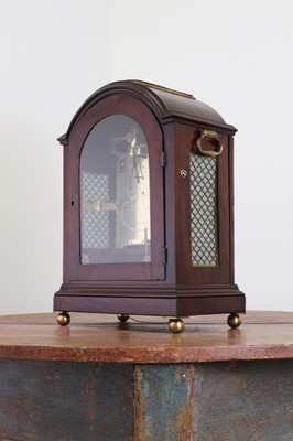 Lot 195 - A George III mahogany eight-day repeating bracket clock