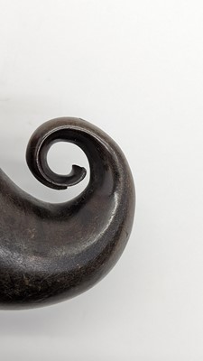 Lot 250 - Two 19th century Scottish rams horn snuff mulls