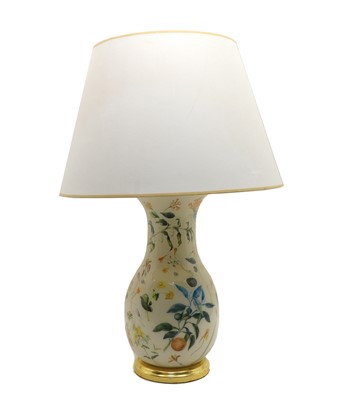 Lot 207 - A glass table lamp