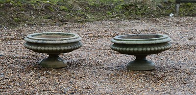 Lot 416 - A pair of garden urns