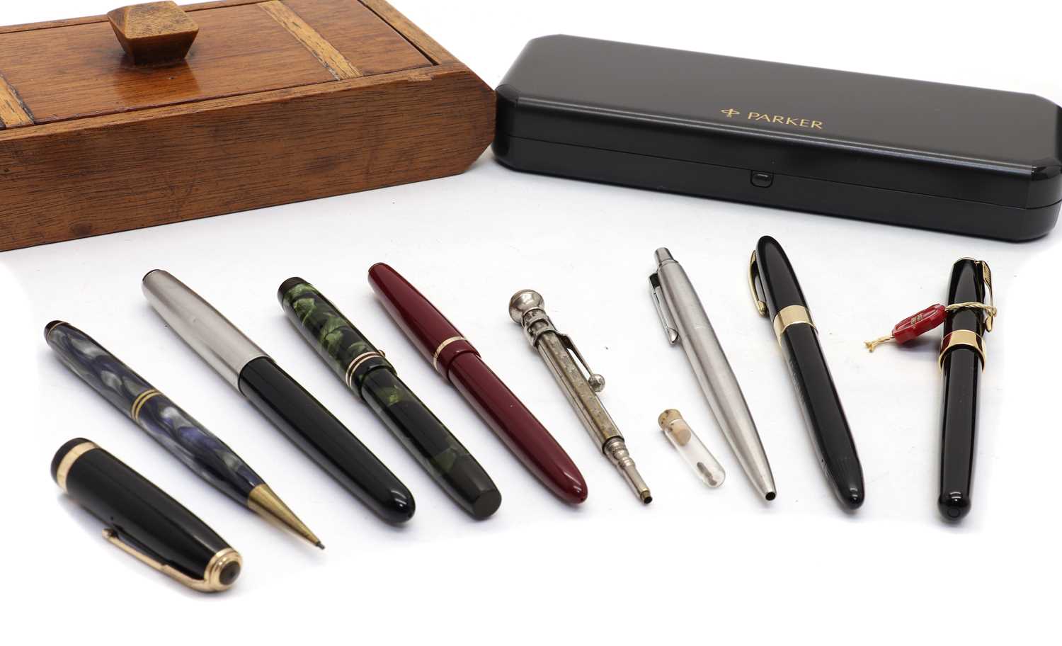 Lot 36 A cased Sheaffer 'Snorkel' fountain pen,