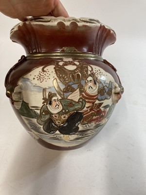 Lot 75 - A collection of Japanese pottery