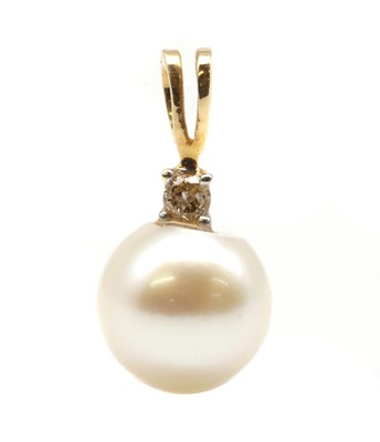 Lot 241 - A gold cultured freshwater pearl and diamond pendant