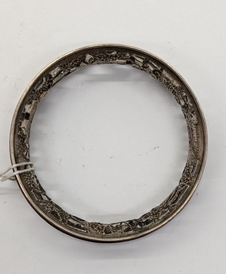 Lot 29 - An Irish silver dish ring