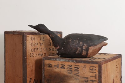Lot 418 - A carved and painted decoy