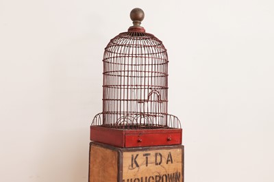Lot 419 - A dome-topped wirework birdcage