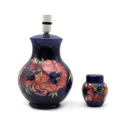 Lot 185 - A Moorcroft pottery ‘Anemone’ pattern lamp