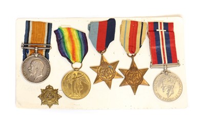 Lot 74 - A WWI medal pair