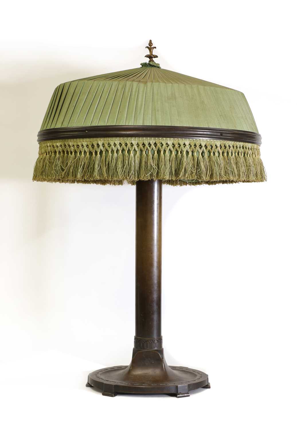 Lot 31 - A patinated bronze Art Nouveau table lamp