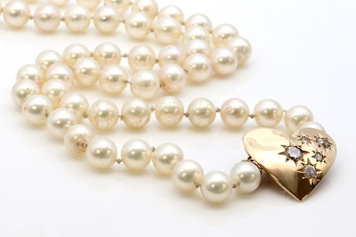Lot 247 - A single row uniform cultured pearl necklace
