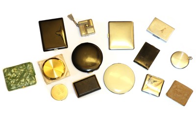 Lot 248 - A collection of Art Deco compacts