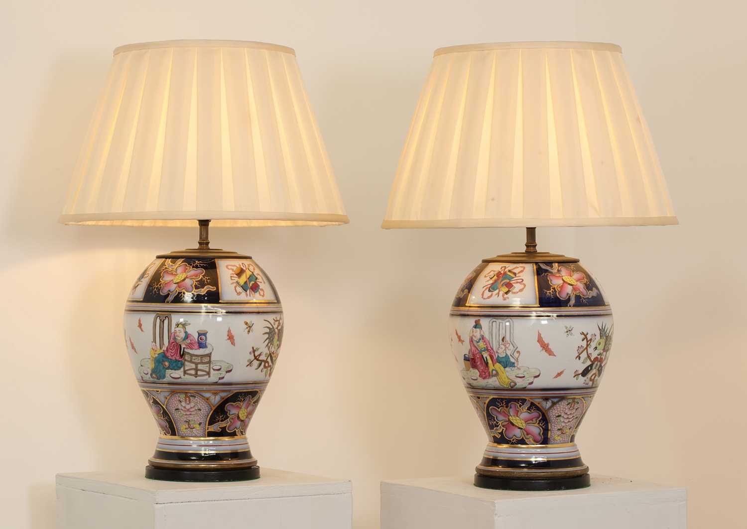 Lot 35 - A pair of Bayeux faience vase table lamps