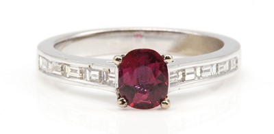Lot 499 - A single stone ruby ring