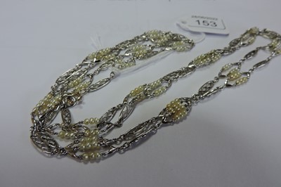 Lot 153 - An Art Deco seed pearl long chain