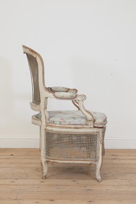 Lot 60 - A rare 'chaise percée' in the Louis XVI style