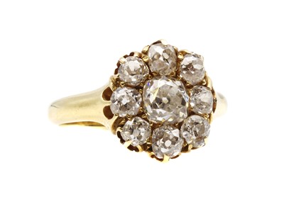 Lot 93 - A Victorian gold diamond cluster ring